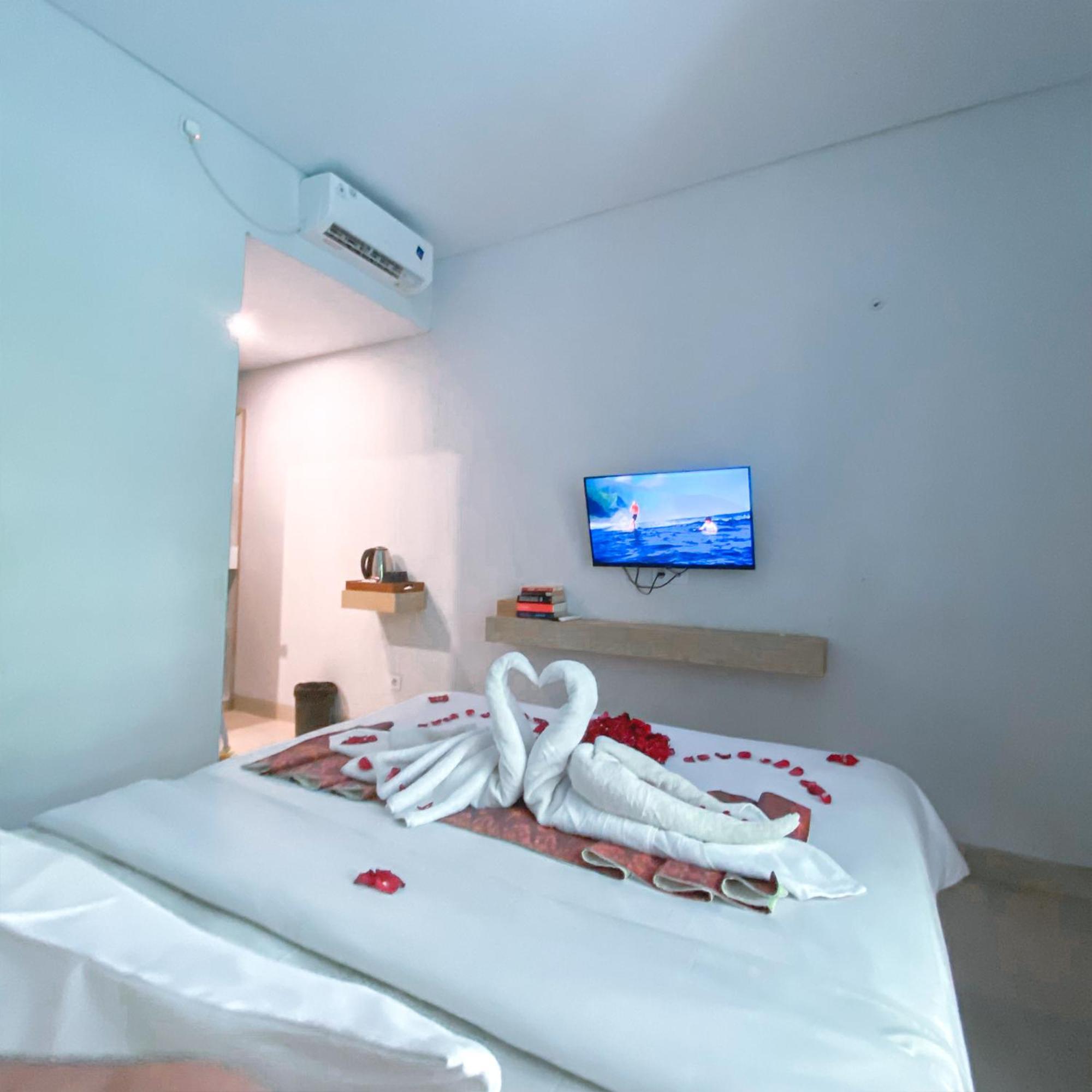 Manuver Surf And Stay Uluwatu Bali Jimbaran Exterior foto